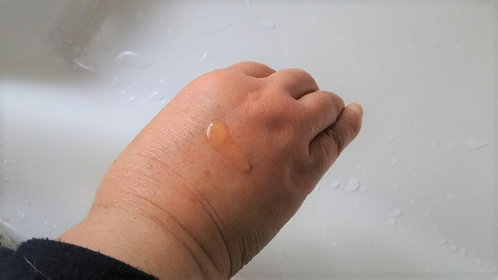わたしの手の甲